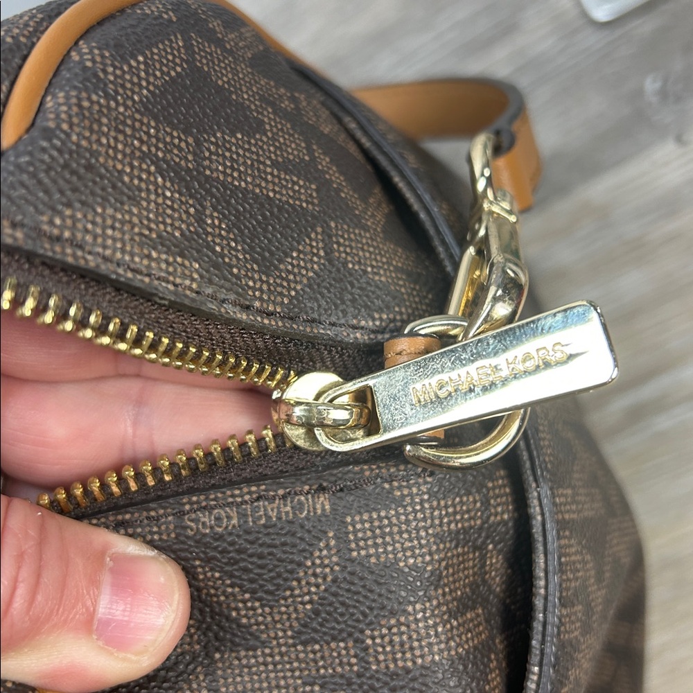 0301 Michael Kors Brown Signature Satchel 253640301 - Picture 13 of 14